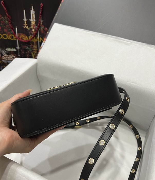 DolceGabbana Tote bag with sleek design Beige 01A