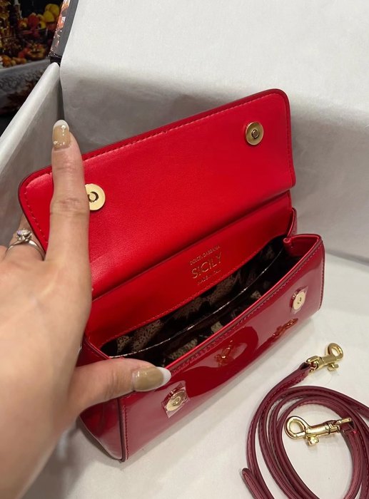 DolceGabbana Tote bag with stylish features Red 01A