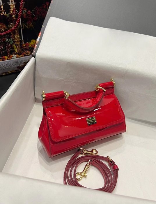 DolceGabbana Tote bag with stylish features Red 01A