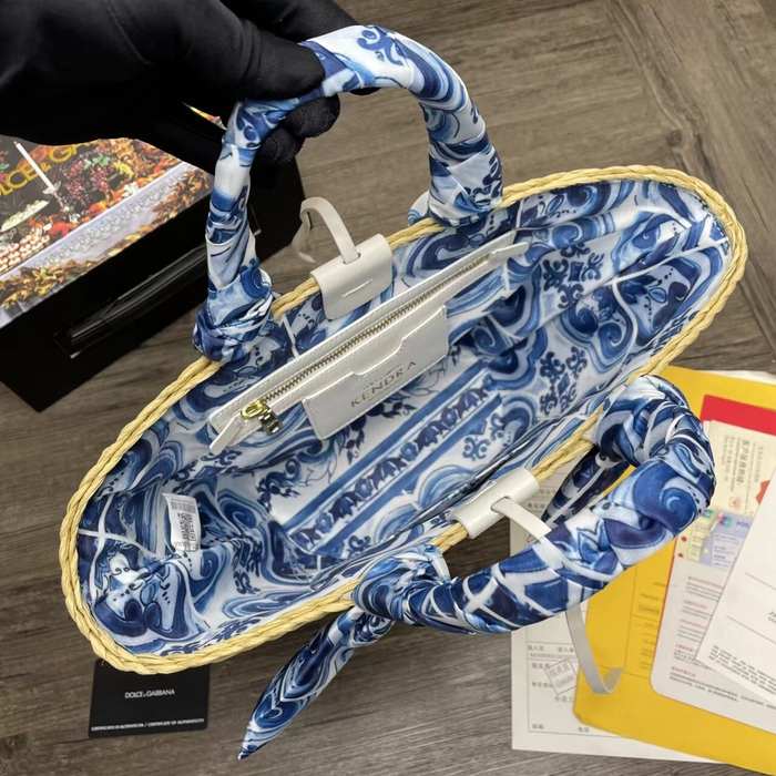 DolceGabbana Tote bag with stylish traits Beige 01A