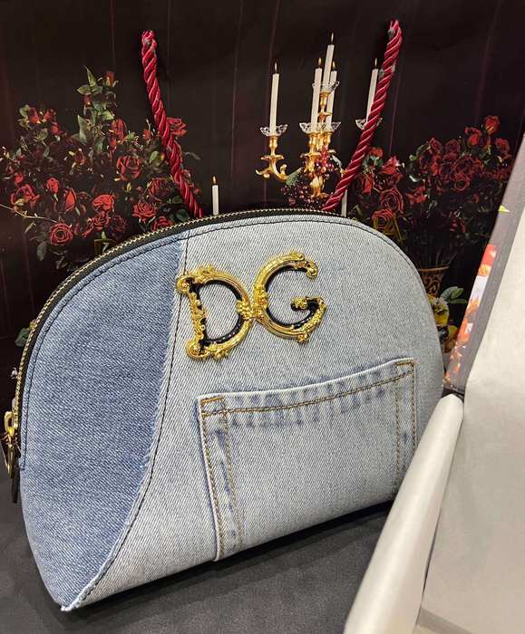 DolceGabbana Tote bag with stylish traits Blue 01A 2