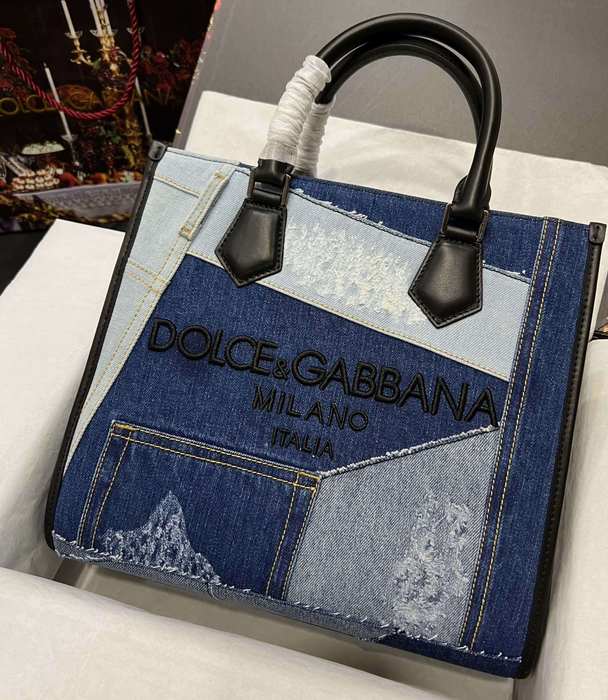 DolceGabbana Tote bag with stylish traits Blue 01A