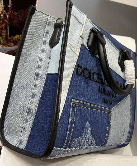 DolceGabbana Tote bag with stylish traits Blue 01A