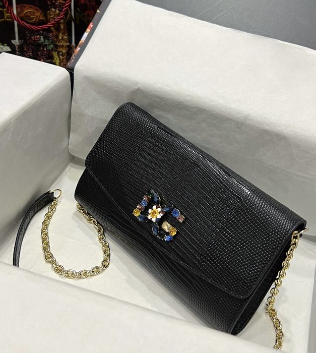 DolceGabbana Tote bag with stylish traits Red 01A