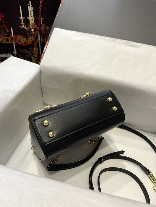 DolceGabbana Tote bag with stylish traits White 01A