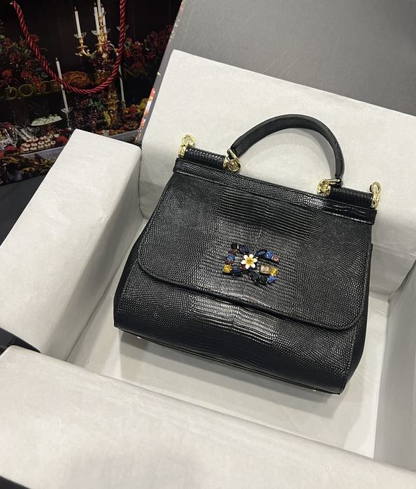 DolceGabbana Tote with elegant design Red 01A