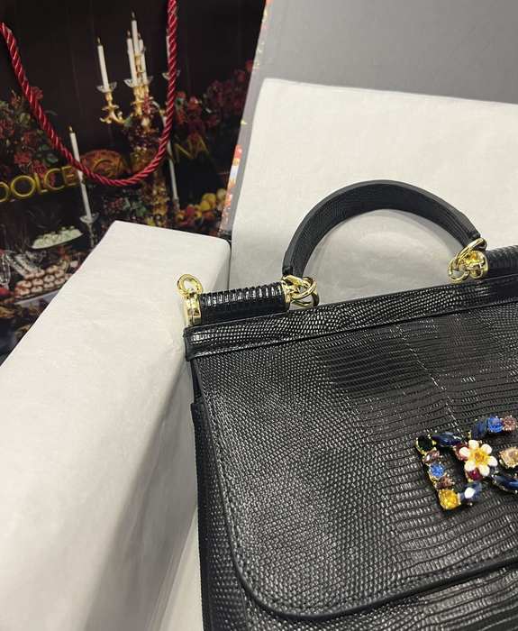 DolceGabbana Tote with elegant design Red 01A