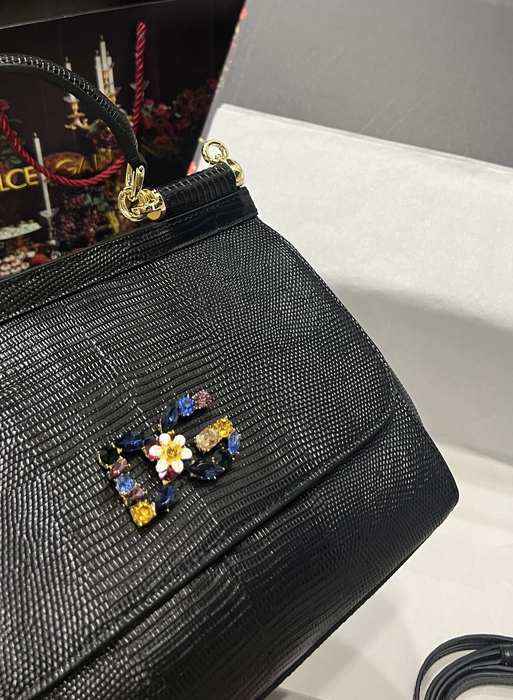 DolceGabbana Tote with elegant design Red 01A