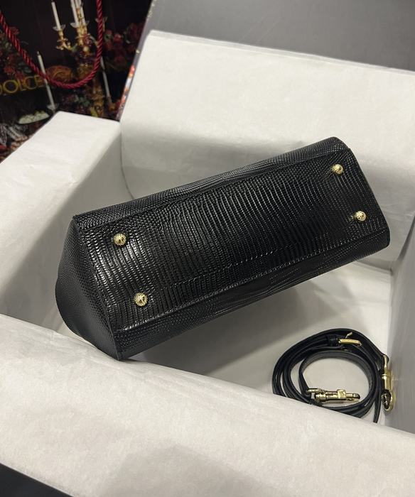 DolceGabbana Tote with elegant design Red 01A