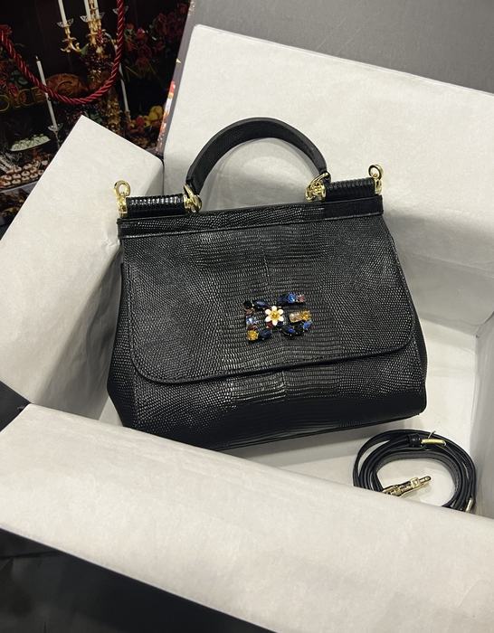 DolceGabbana Tote with elegant design Red 01A