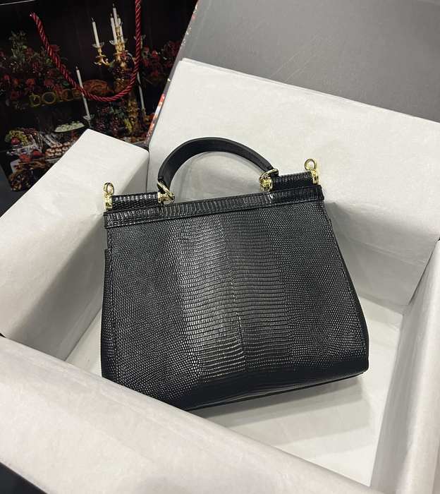 DolceGabbana Tote with elegant design Red 01A