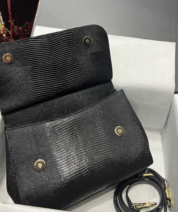 DolceGabbana Tote with elegant design Red 01A