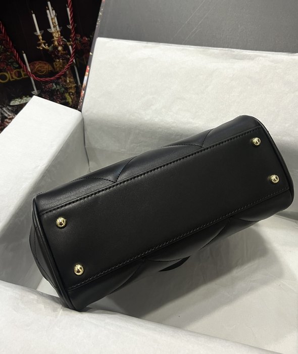 DolceGabbana Tote with quilted design Black 01A