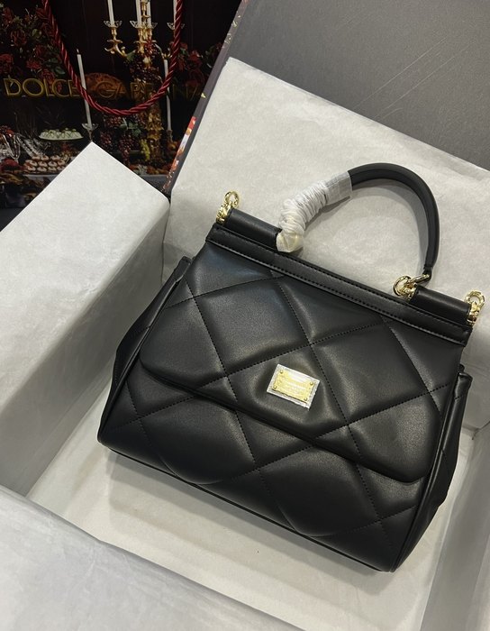 DolceGabbana Tote with quilted design Black 01A