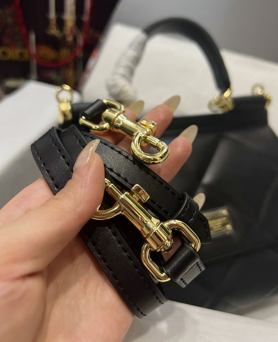 DolceGabbana Tote with quilted design Black 01A