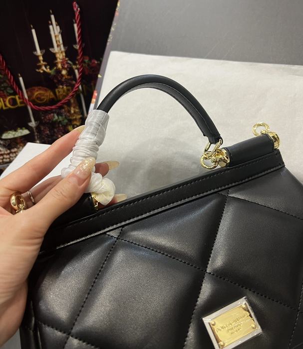 DolceGabbana Tote with quilted design Black 01A