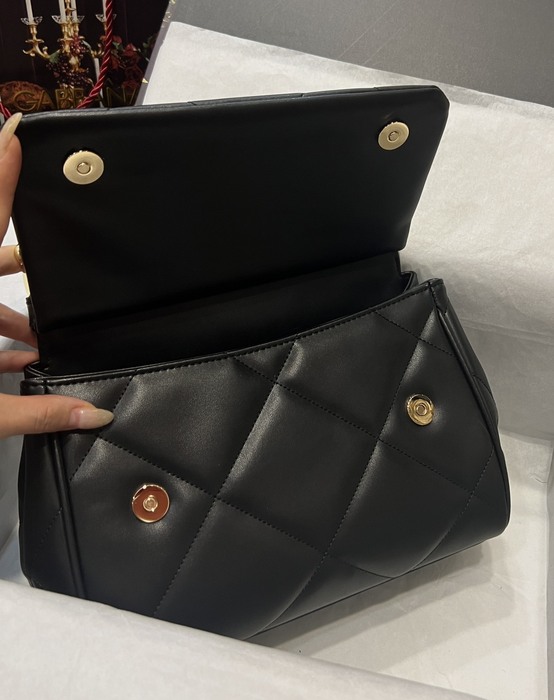 DolceGabbana Tote with quilted design Black 01A