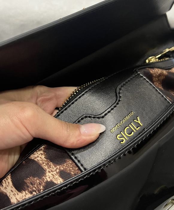 DolceGabbana Tote with sleek and elegant design Green 01A