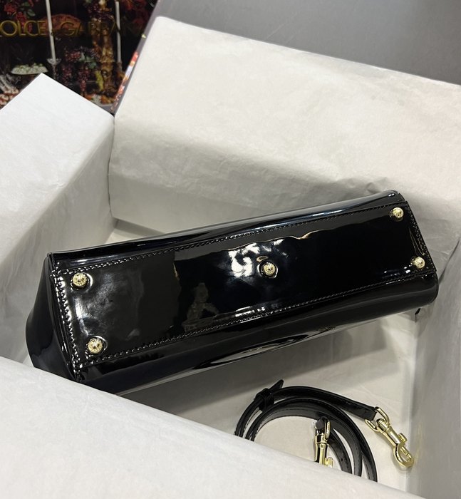 DolceGabbana Tote with sleek and elegant design Green 01A