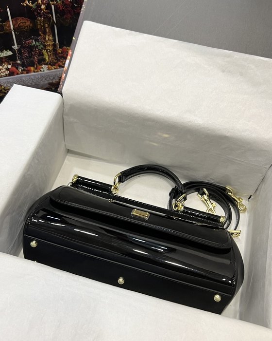 DolceGabbana Tote with sleek and elegant design Green 01A