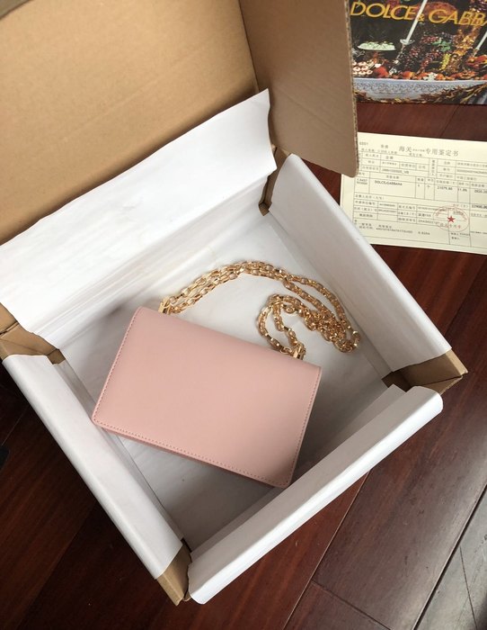 DolceGabbana Tote with stylish features Red 01A 3