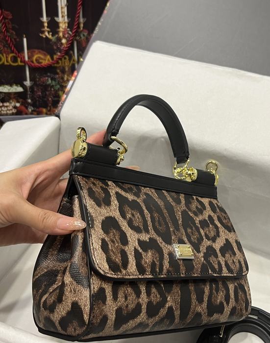 DolceGabbana Tote with stylish traits Brown 01A