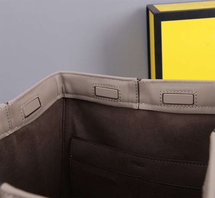 Fendi Tote Bag with Chic Design Black 01A