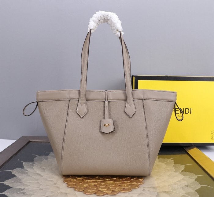 Fendi Tote Bag with Chic Design Black 01A