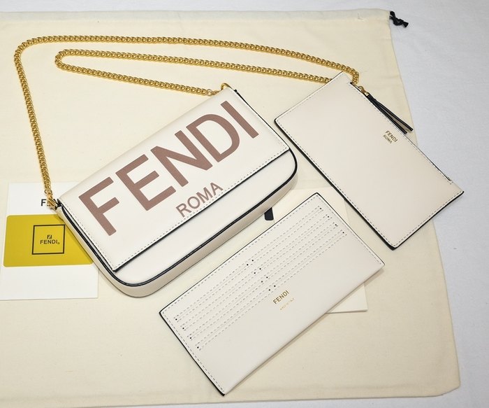 Fendi Tote Bag with Elegant Features Black 01A 2