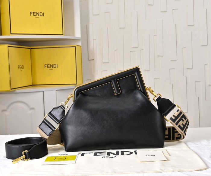 Fendi Tote Bag with Stylish Features Brown 01A 5