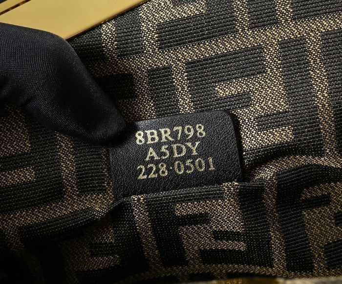 Fendi Tote Bag with Stylish Features Brown 01A 5