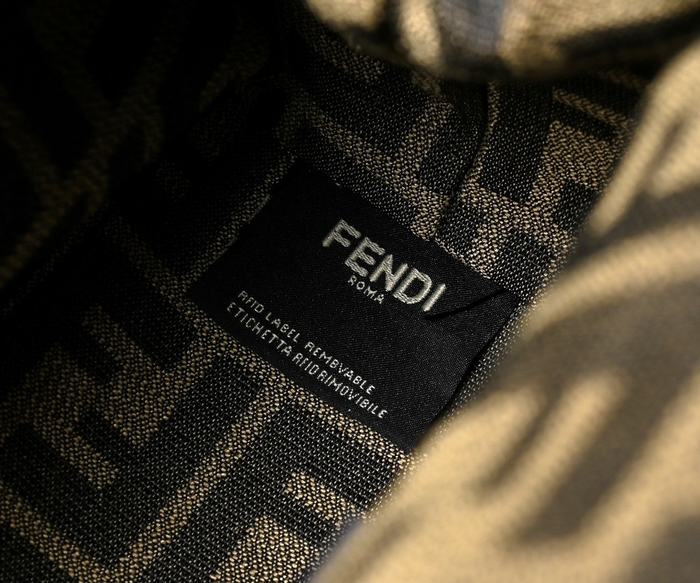 Fendi Tote Bag with Stylish Features Brown 01A 5