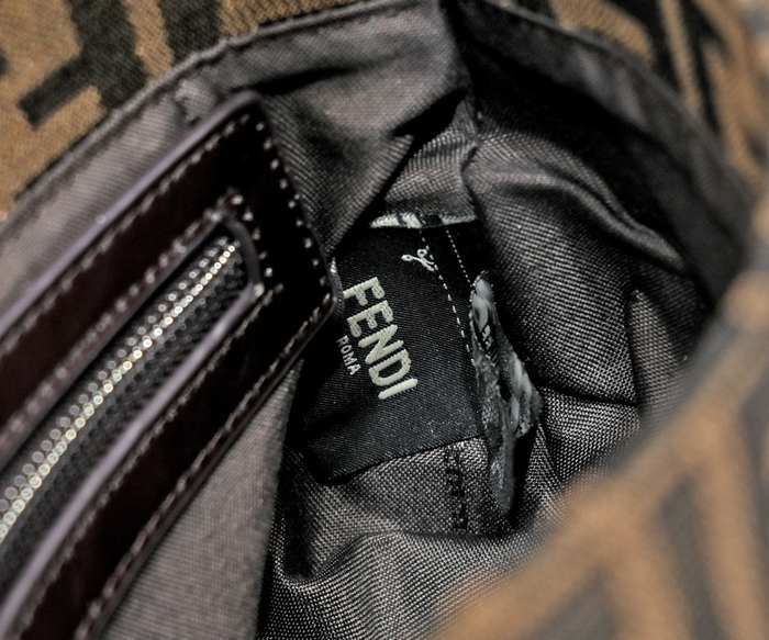 Fendi Tote Bag with stylish features Brown 01A 7