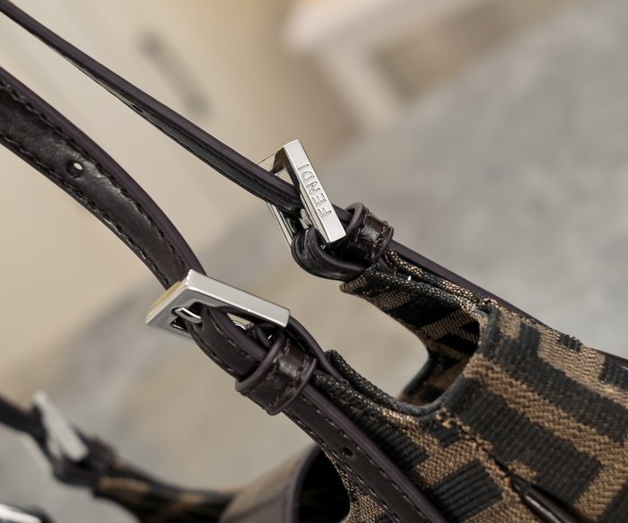 Fendi Tote Bag with stylish features Brown 01A 7