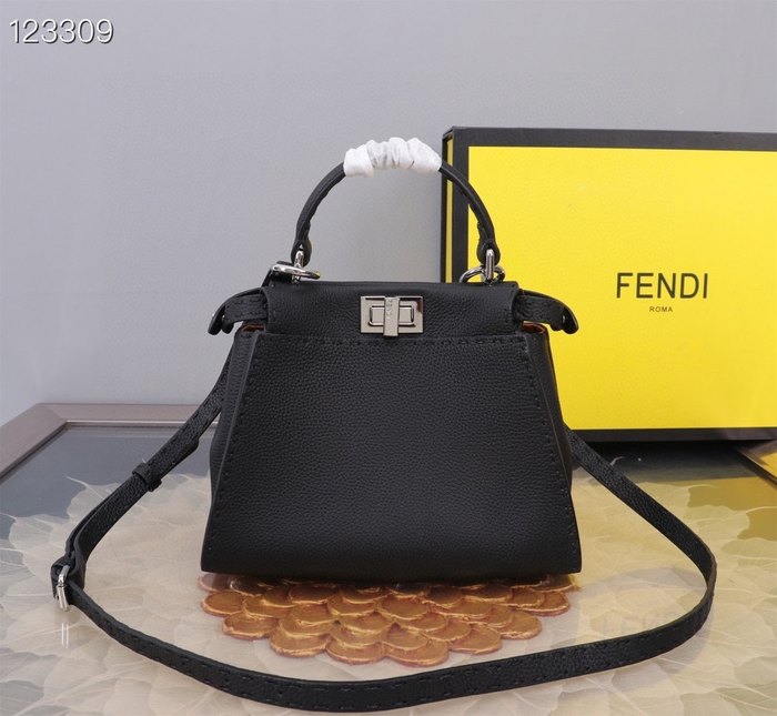 Fendi Tote bag with elegant design Brown 01A