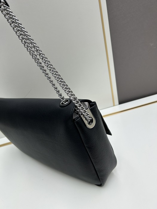 Fendi Tote bag with elegant design traits Black 01A