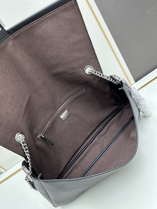 Fendi Tote bag with elegant design traits Black 01A