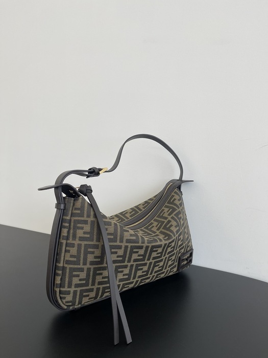 Fendi Tote bag with sleek design Brown 01A