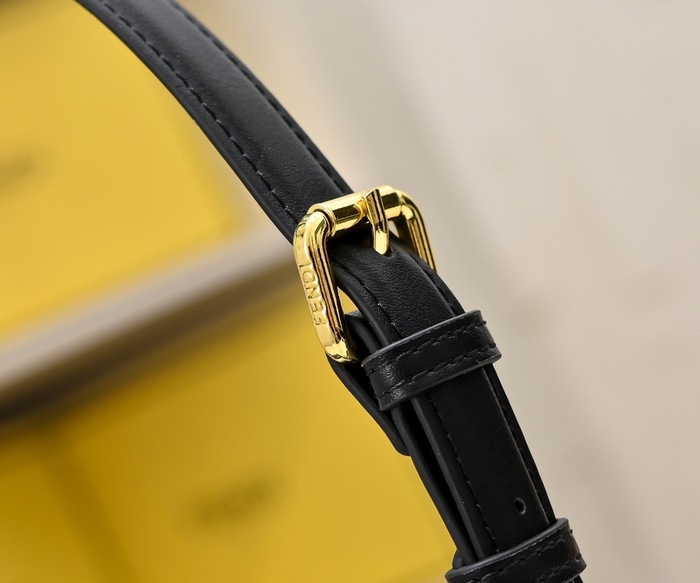 Fendi Tote bag with sleek design traits Brown 01A