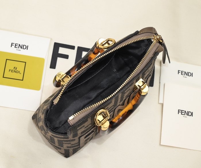 Fendi Tote bag with structured design Brown 01A