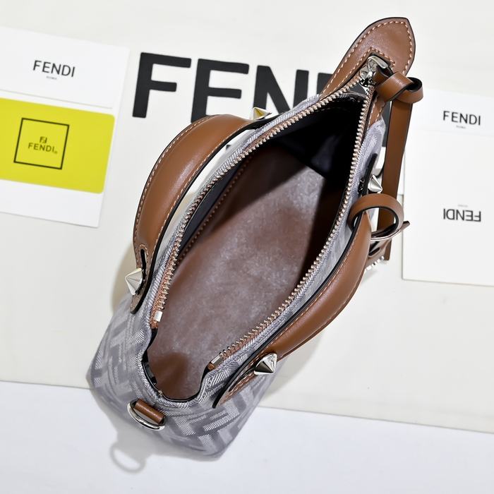 Fendi Tote bag with sturdy structure and spacious interior Grey 01A