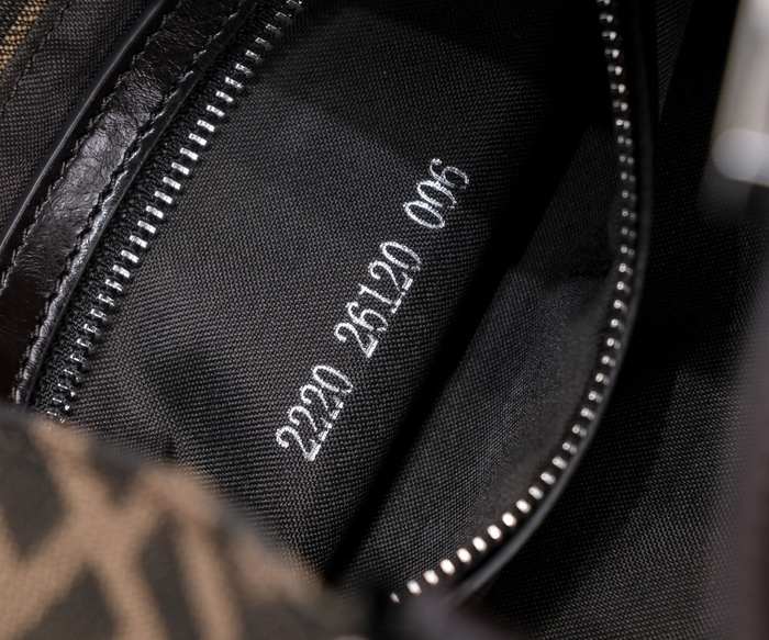 Fendi Tote bag with stylish design Brown 01A 3