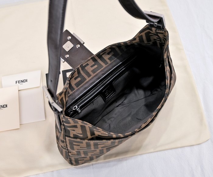 Fendi Tote bag with stylish design Brown 01A 3