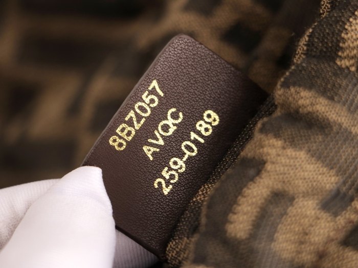 Fendi Tote bag with stylish design Brown 01A