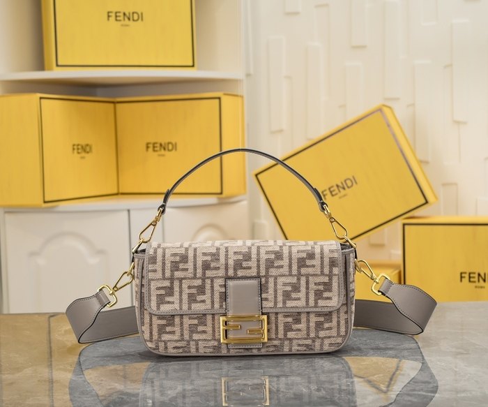 Fendi Tote bag with stylish design Navy 01A