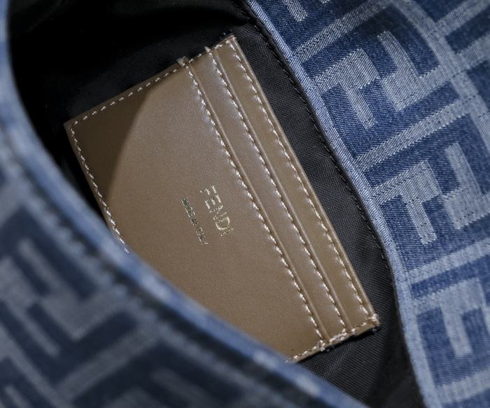 Fendi Tote bag with stylish design traits Blue 01A