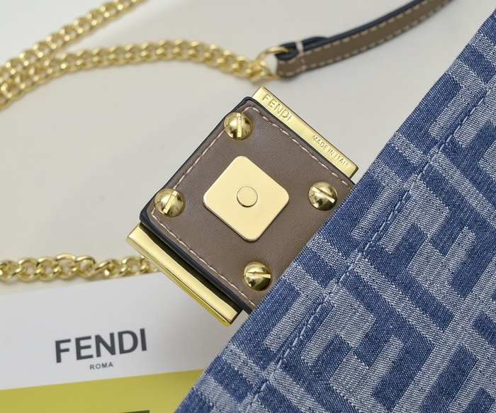 Fendi Tote bag with stylish design traits Blue 01A