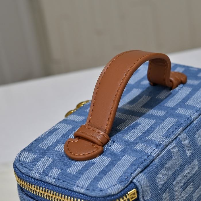 Fendi Tote bag with stylish design traits Brown 01A