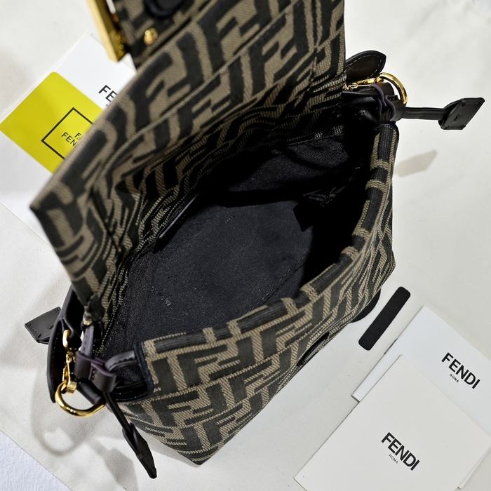 Fendi Tote bag with stylish features Black 01A 2