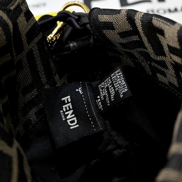 Fendi Tote bag with stylish features Black 01A 2